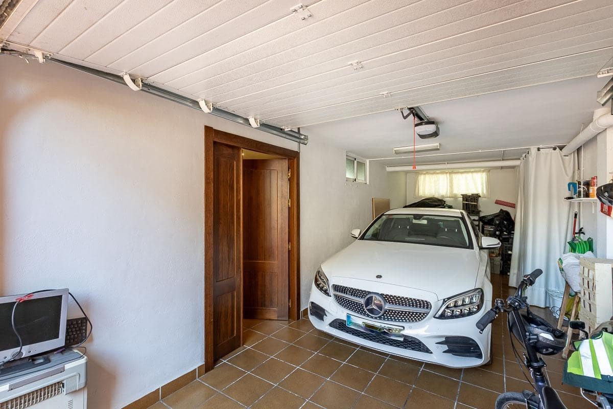 5 soveværelse Villa til salg i Peligros med garage - € 349.000 (Ref: 9330875)