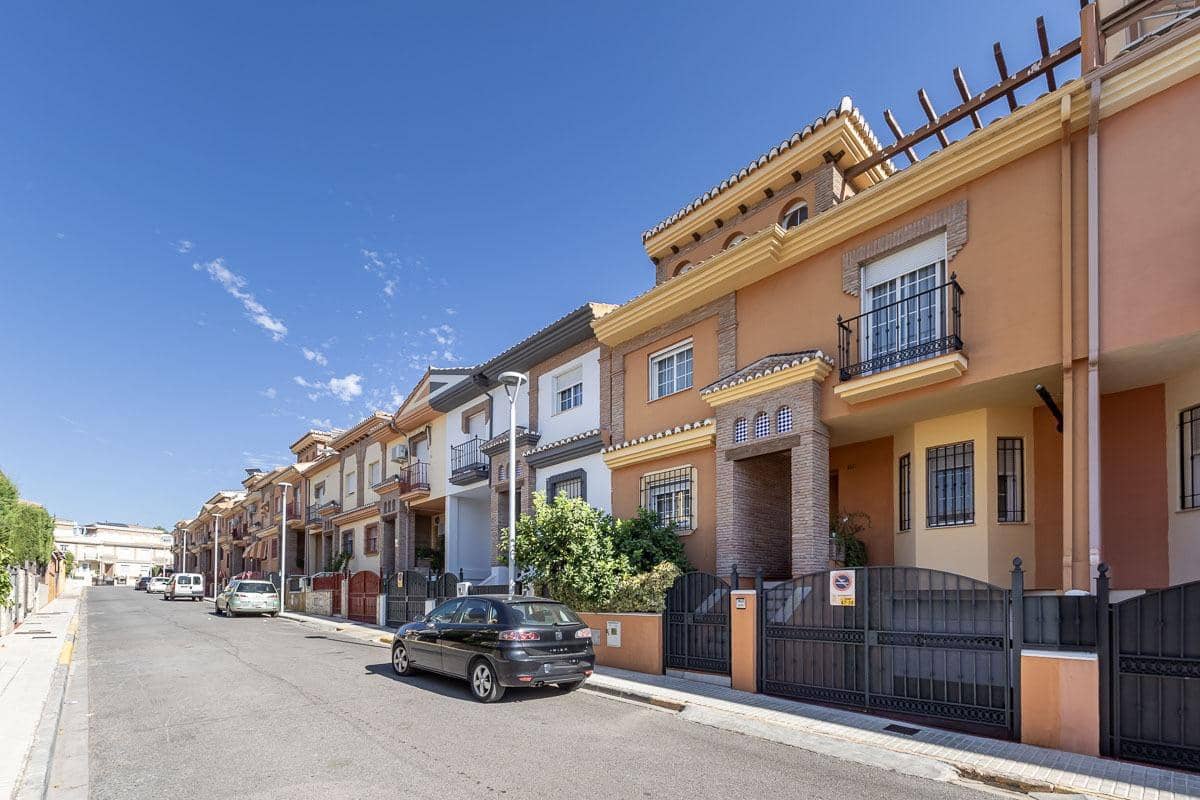 5 soveværelse Villa til salg i Peligros med garage - € 349.000 (Ref: 9330875)