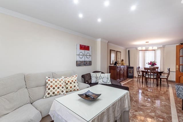 5 Zimmer Villa zu verkaufen in Peligros mit Garage - 349.000 € (Ref: 9330875)