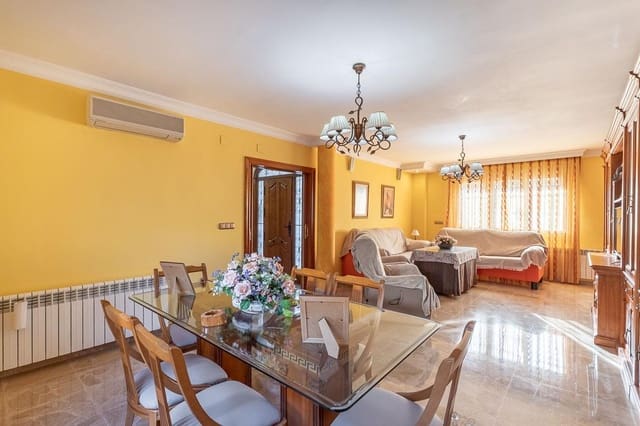 4 soveværelse Villa til salg i Albolote med garage - € 450.000 (Ref: 9330876)