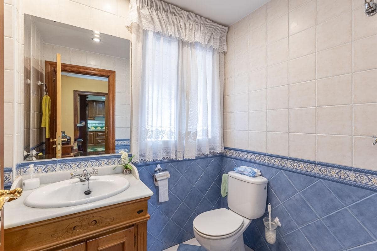 4 sypialnia Willa na sprzedaż w Albolote z garażem - 435 000 € (Ref: 9330876)