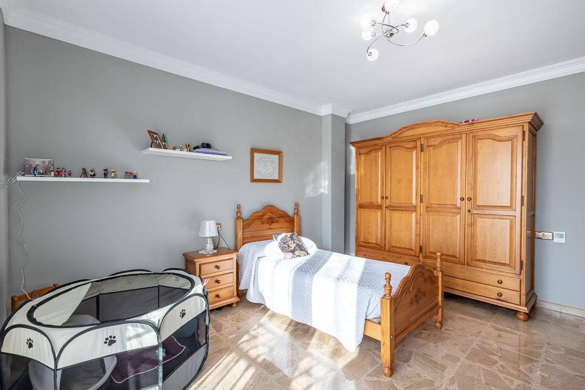 4 sypialnia Willa na sprzedaż w Albolote z garażem - 435 000 € (Ref: 9330876)