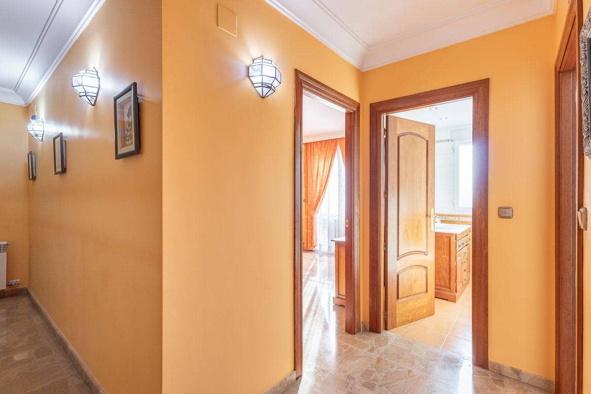 4 sypialnia Willa na sprzedaż w Albolote z garażem - 435 000 € (Ref: 9330876)