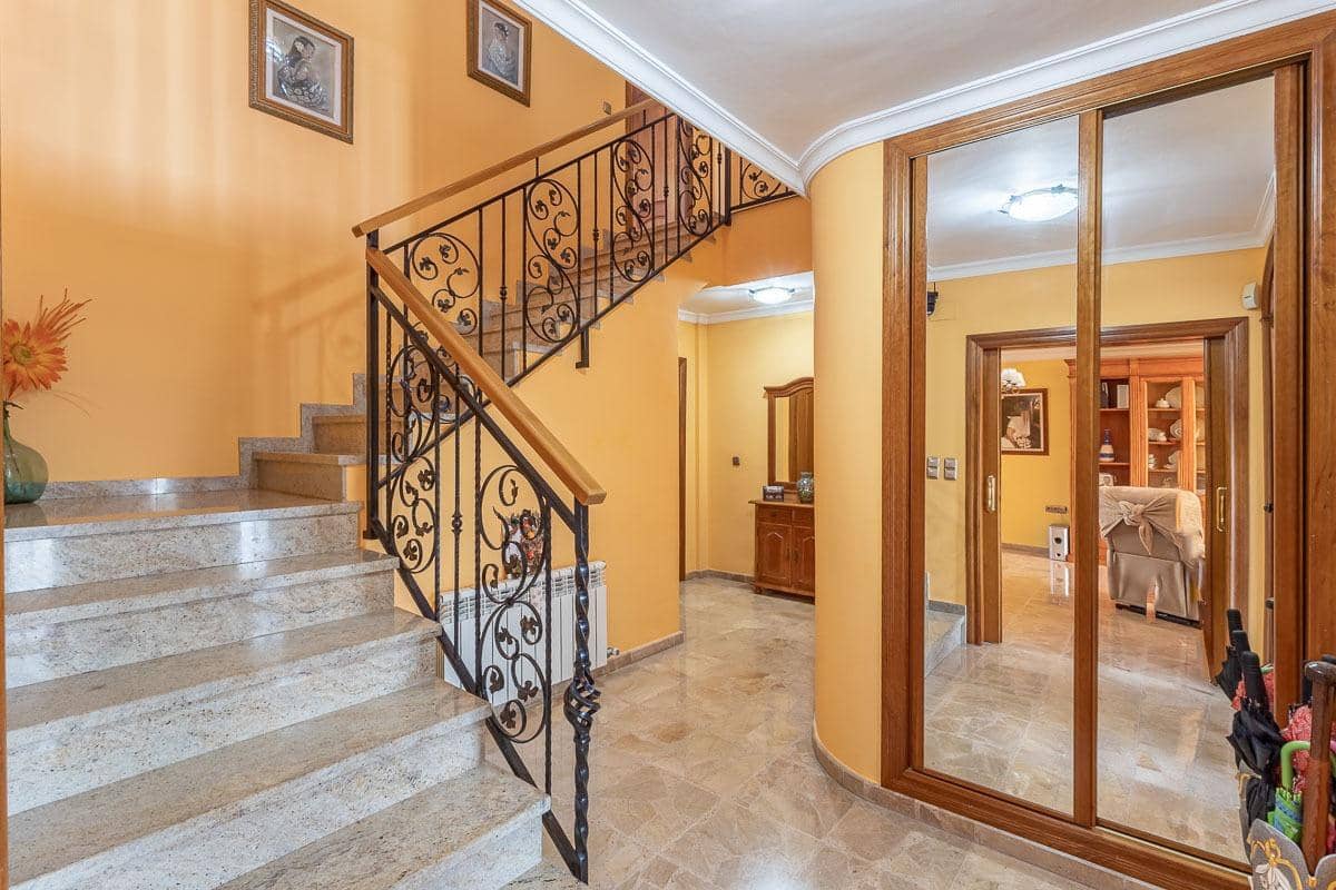 4 sypialnia Willa na sprzedaż w Albolote z garażem - 435 000 € (Ref: 9330876)