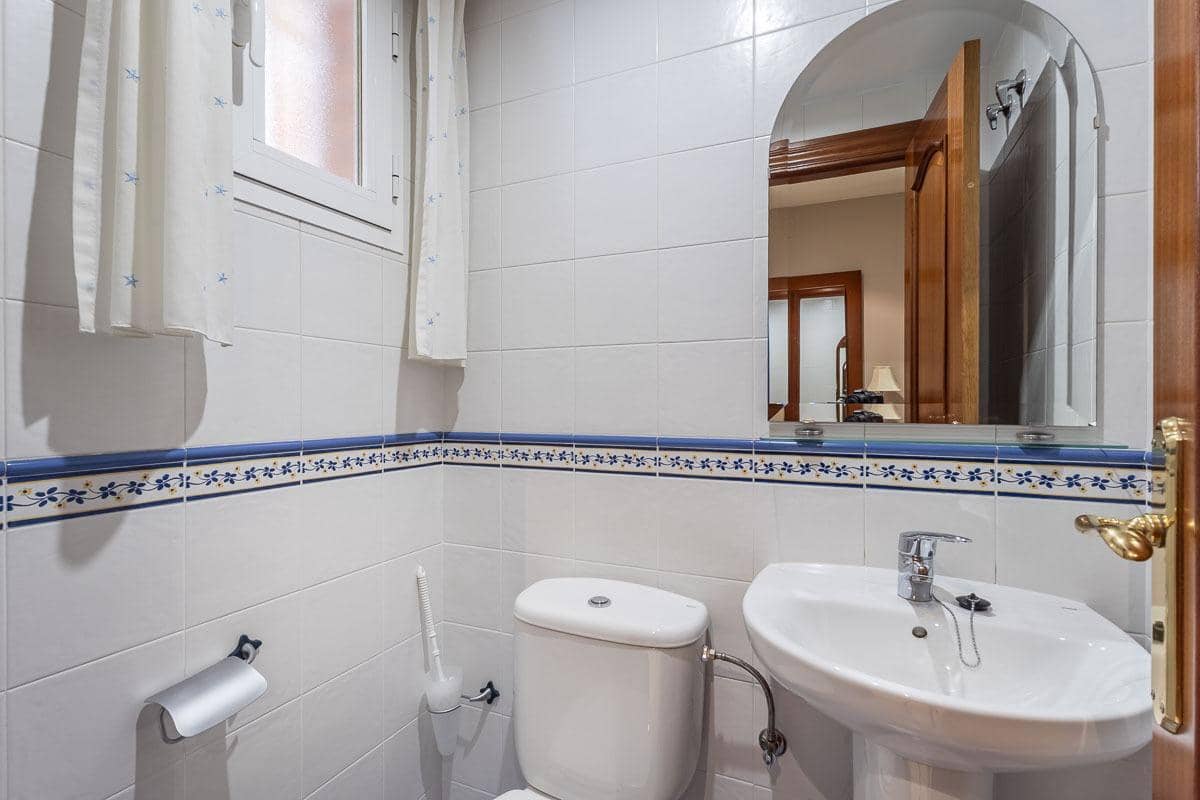 4 sypialnia Dom szeregowy na sprzedaż w Miasto Grenada z garażem - 335 000 € (Ref: 9335258)