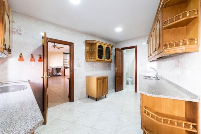 5 slaapkamer Rijtjeshuis te koop in Santa Fe - € 149.900 (Ref: 9335259)