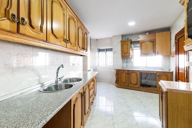 5 slaapkamer Rijtjeshuis te koop in Santa Fe - € 149.900 (Ref: 9335259)