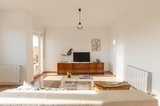 3 Zimmer Wohnung zu verkaufen in Atarfe mit Pool Garage - 197.000 € (Ref: 9337871)