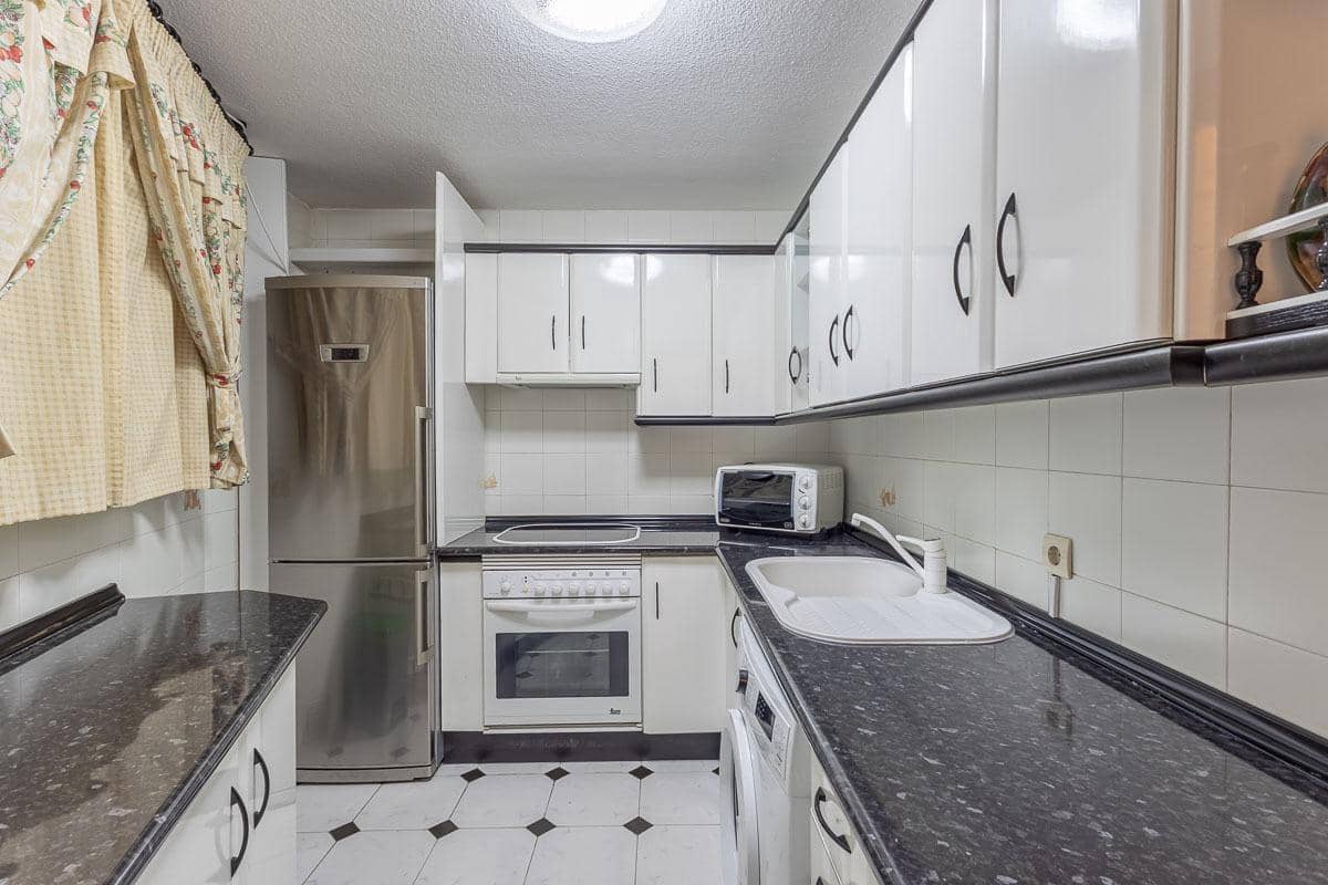 Piso de 3 habitaciones en Almuñécar en venta con garaje - 289.000 € (Ref: 9341106)