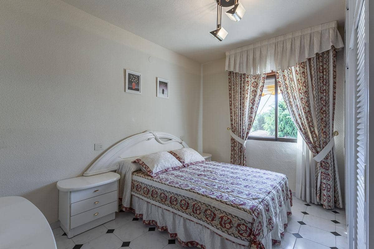 Piso de 3 habitaciones en Almuñécar en venta con garaje - 289.000 € (Ref: 9341106)