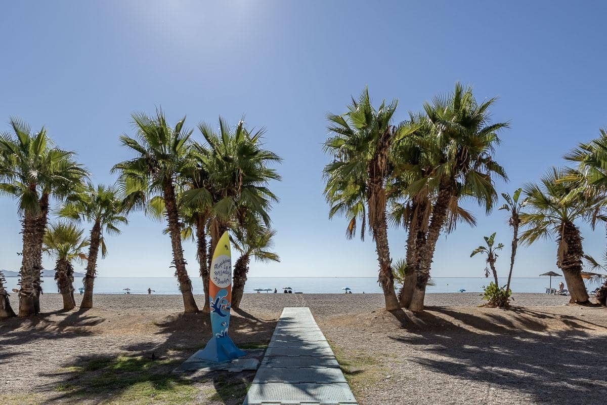 Piso de 3 habitaciones en Almuñécar en venta con garaje - 289.000 € (Ref: 9341106)