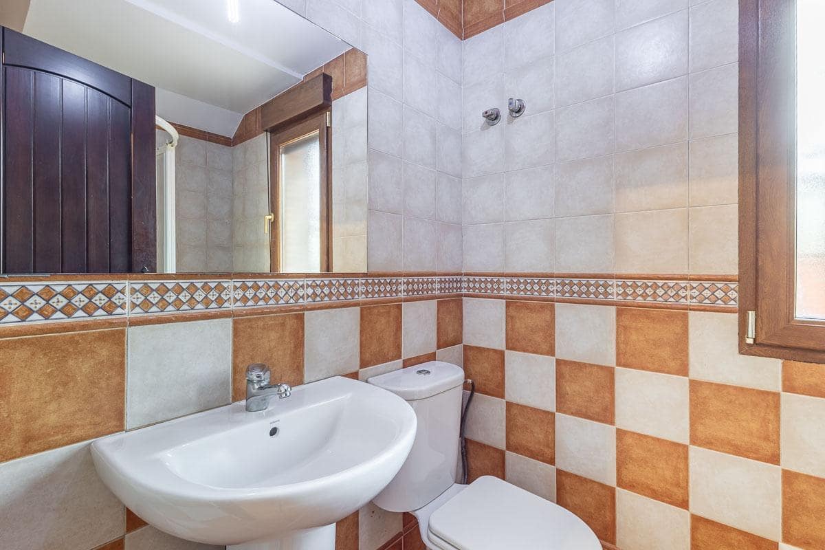 4 soveværelse Byhus til salg i Beas de Granada med garage - € 179.000 (Ref: 9341117)