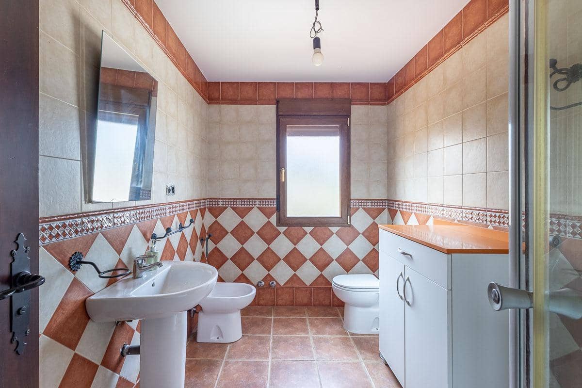 4 soveværelse Byhus til salg i Beas de Granada med garage - € 179.000 (Ref: 9341117)