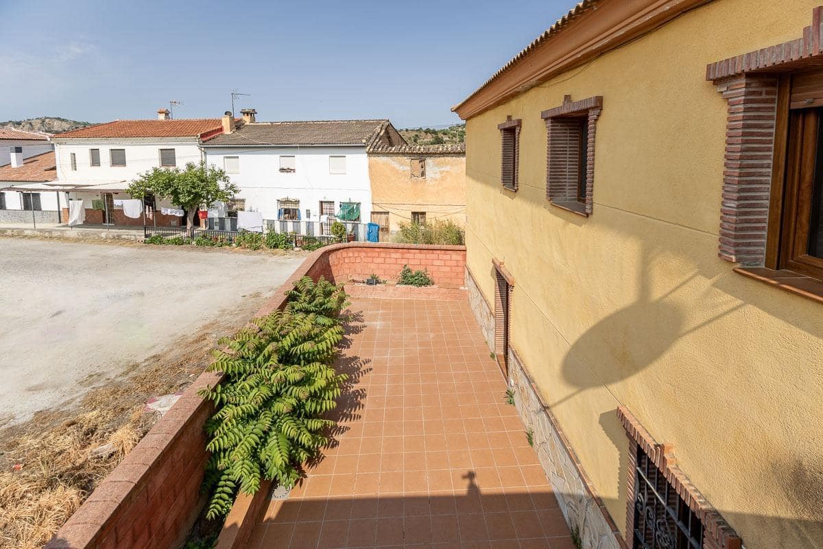4 soveværelse Byhus til salg i Beas de Granada med garage - € 179.000 (Ref: 9341117)