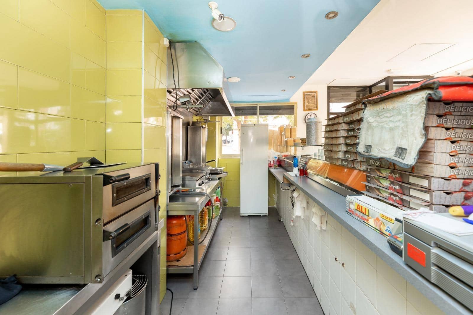 Komercyjne na sprzedaż w Miasto Grenada - 75 900 € (Ref: 9344988)