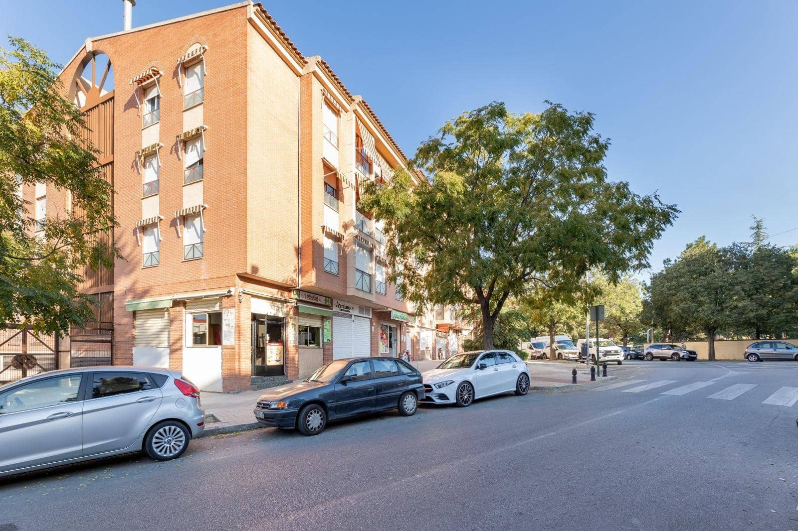 Komercyjne na sprzedaż w Miasto Grenada - 75 900 € (Ref: 9344988)