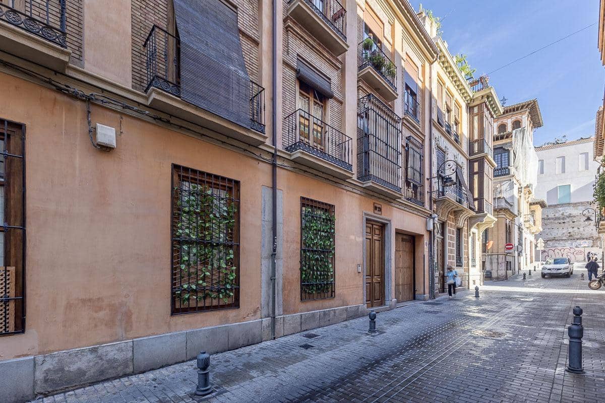 Piso de 3 habitaciones en Granada ciudad en venta - 475.000 € (Ref: 9344991)
