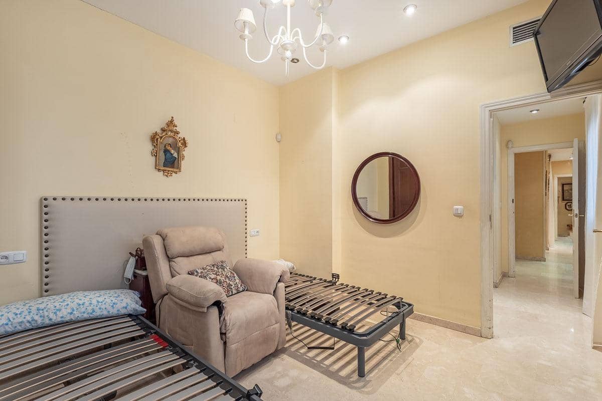 Piso de 3 habitaciones en Granada ciudad en venta - 475.000 € (Ref: 9344991)