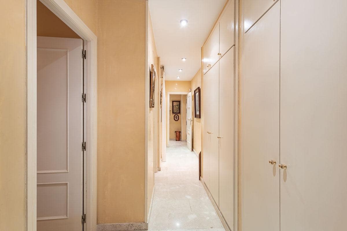 Piso de 3 habitaciones en Granada ciudad en venta - 475.000 € (Ref: 9344991)