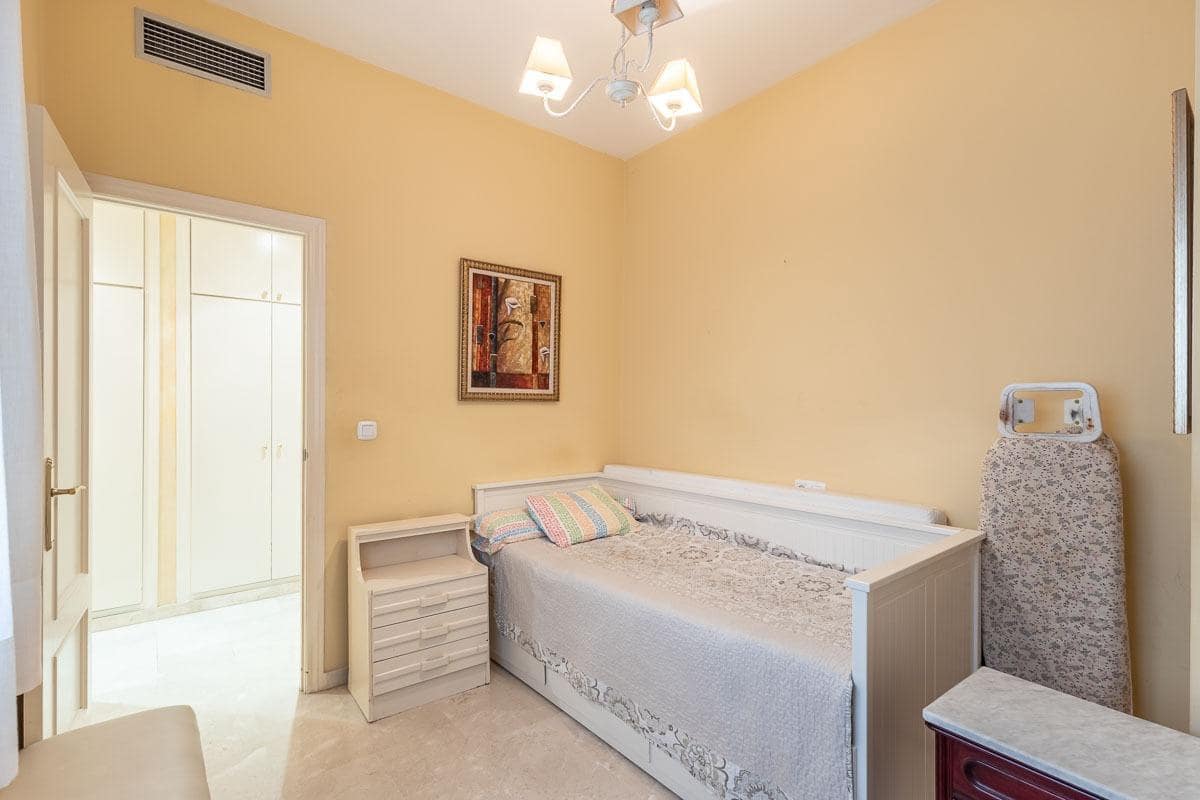 Piso de 3 habitaciones en Granada ciudad en venta - 475.000 € (Ref: 9344991)