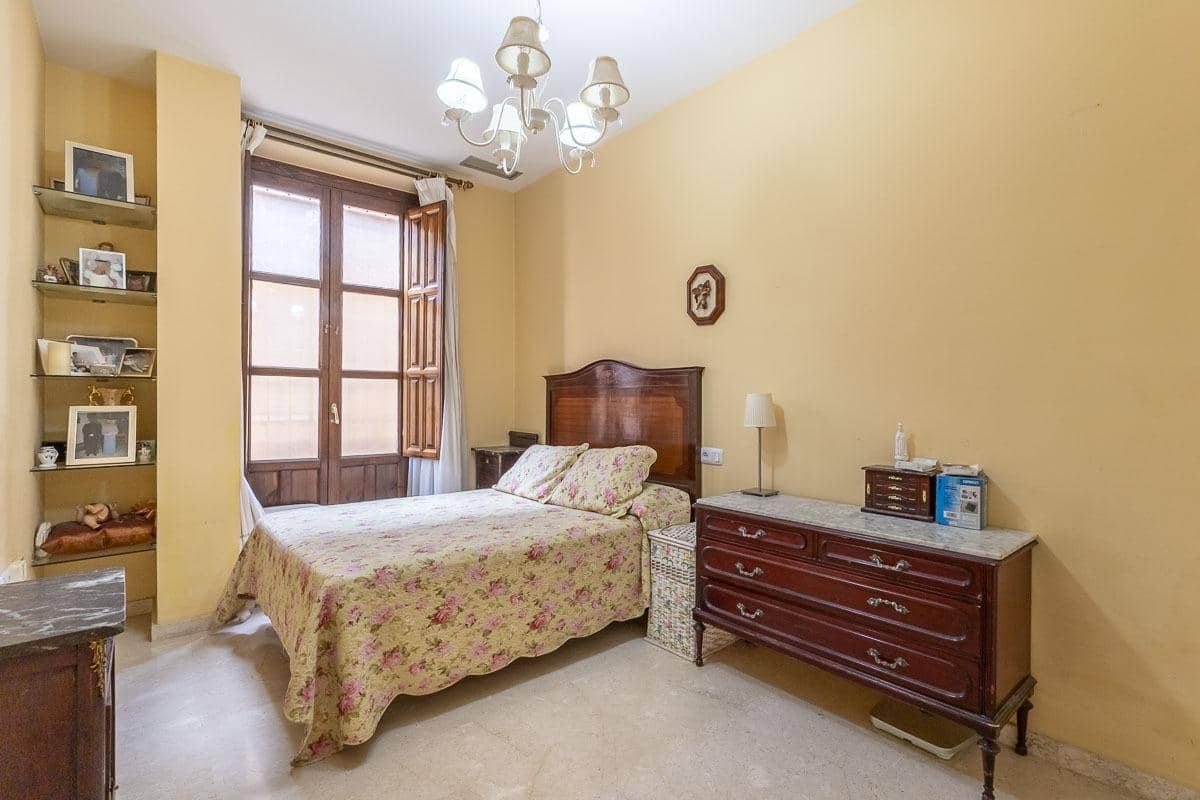 Piso de 3 habitaciones en Granada ciudad en venta - 475.000 € (Ref: 9344991)