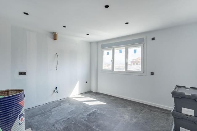 Byhus til salg i Churriana de la Vega - € 398.000 (Ref: 9344993)