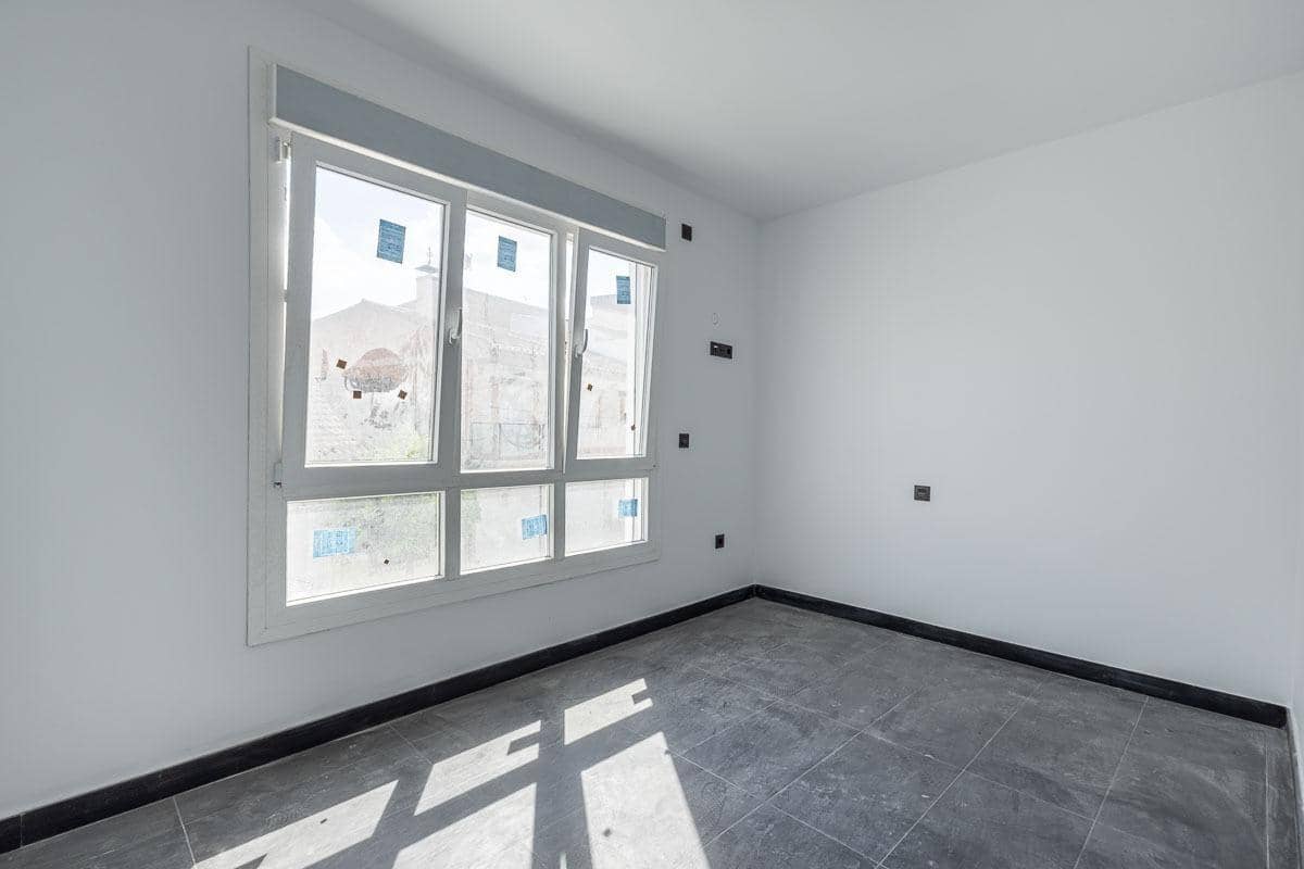 Byhus til salg i Churriana de la Vega - € 398.000 (Ref: 9344993)