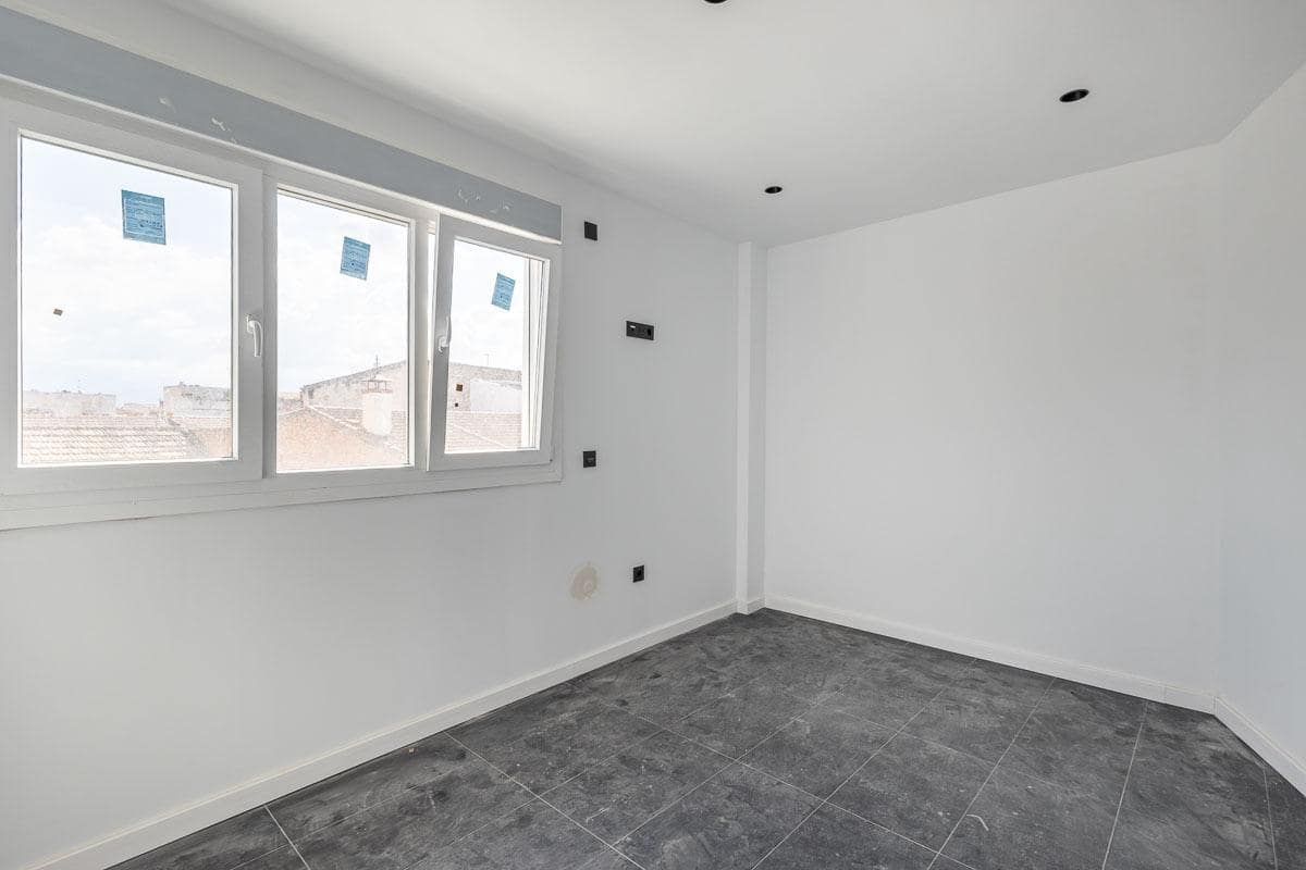 Byhus til salg i Churriana de la Vega - € 398.000 (Ref: 9344993)