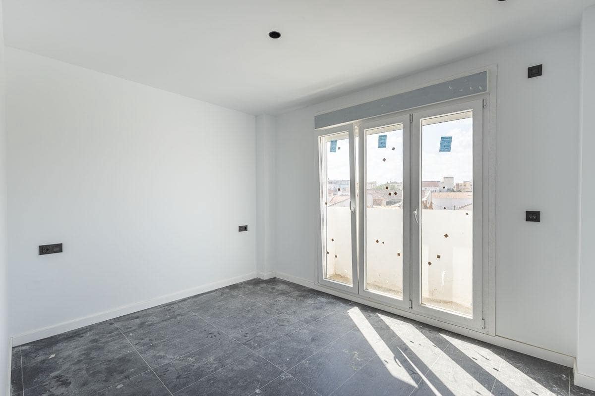 Byhus til salg i Churriana de la Vega - € 398.000 (Ref: 9344993)