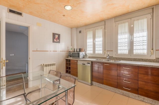 4 soveværelse Rækkehus til salg i Armilla med garage - € 359.000 (Ref: 9344994)