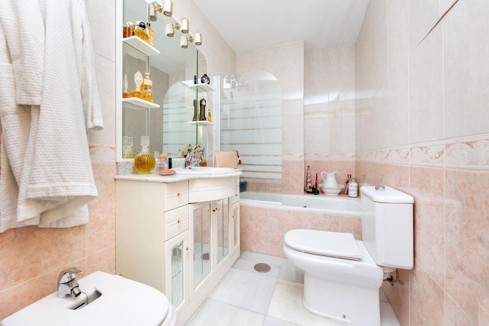 7 soveværelse Villa til salg i Maracena med garage - € 520.000 (Ref: 9344997)