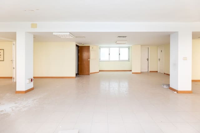 Kontor til salgs i Centro, Granada by - € 347 000 (Ref: 9347166)