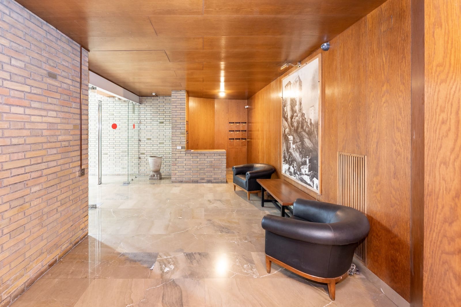 Kontor til salgs i Granada by - € 347 000 (Ref: 9347166)