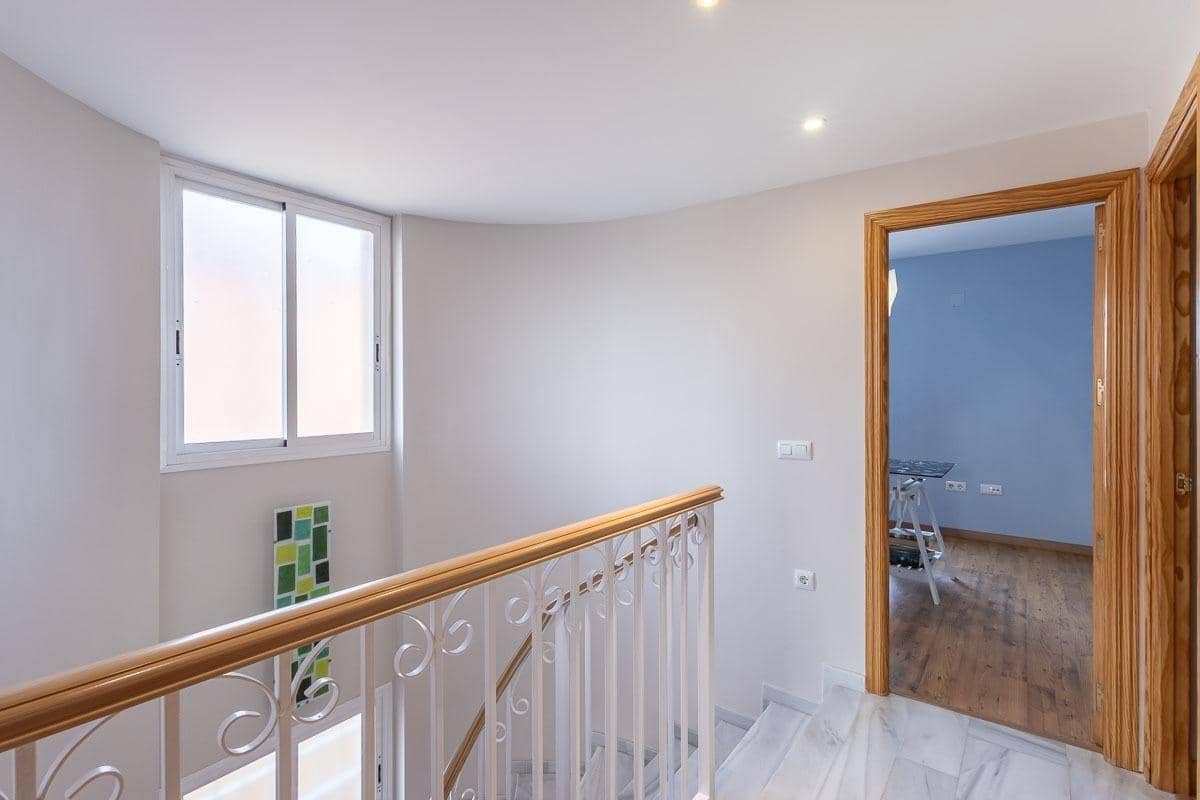 4 soverom Villa til salgs i Atarfe med svømmebasseng garasje - € 329 000 (Ref: 9347172)