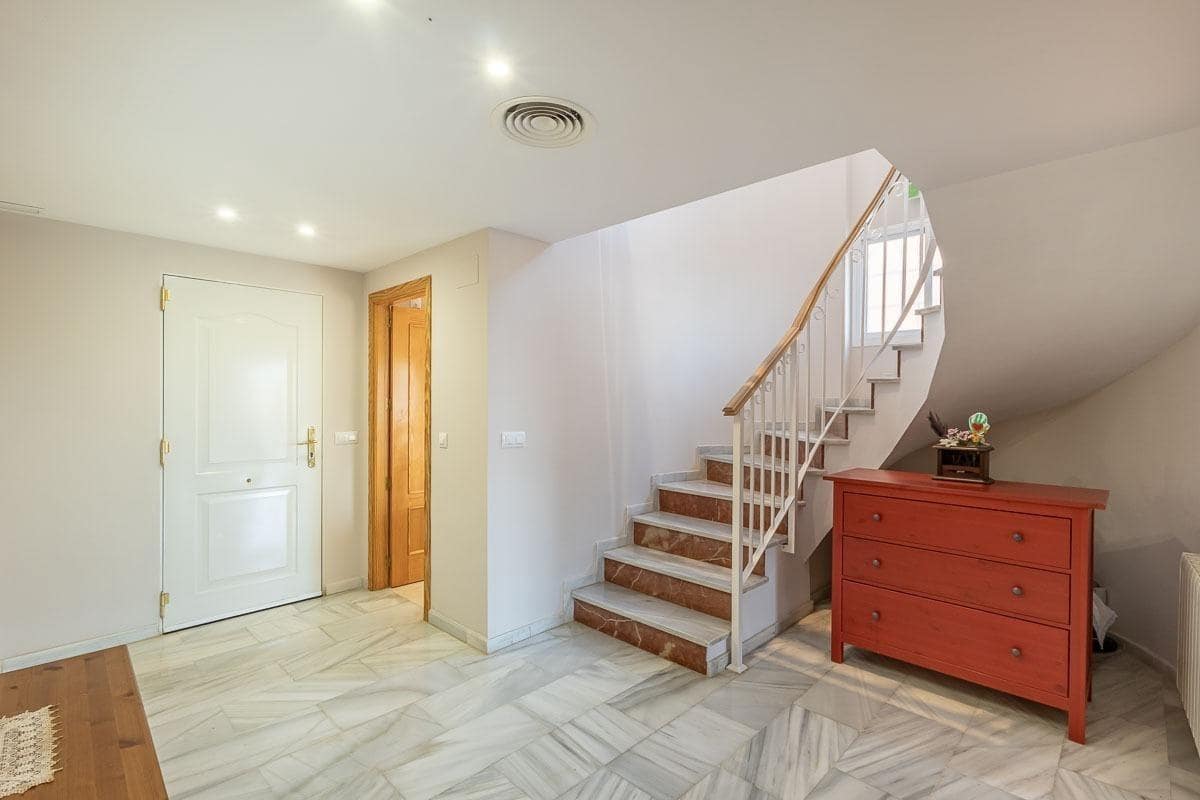 4 soverom Villa til salgs i Atarfe med svømmebasseng garasje - € 329 000 (Ref: 9347172)