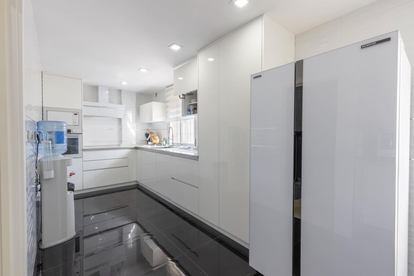 4 soverom Kjedet enebolig til salgs i Las Gabias med svømmebasseng garasje - € 290 000 (Ref: 9353516)