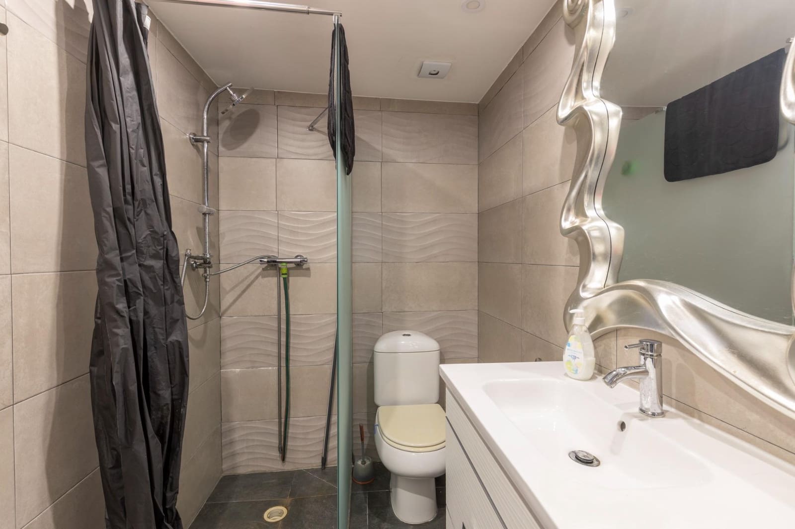 4 soverom Kjedet enebolig til salgs i Las Gabias med svømmebasseng garasje - € 290 000 (Ref: 9353516)