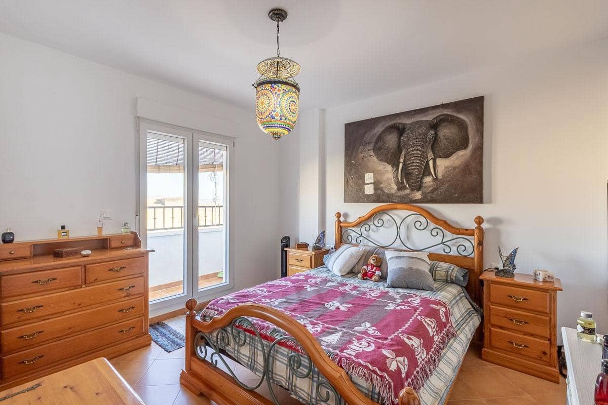 2 bedroom Flat for sale in Las Gabias - € 195,000 (Ref: 9353519)