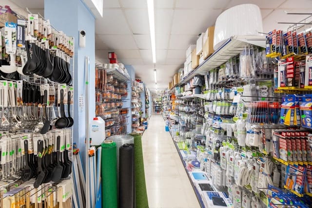 Commercial for sale in Peligros - € 230,000 (Ref: 9356101)