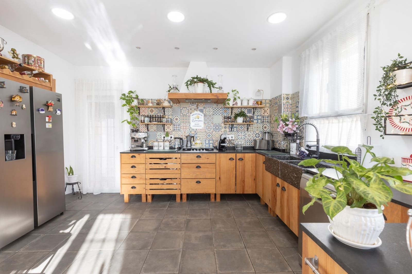 5 soveværelse Villa til salg i Gojar med swimmingpool garage - € 560.000 (Ref: 9356105)