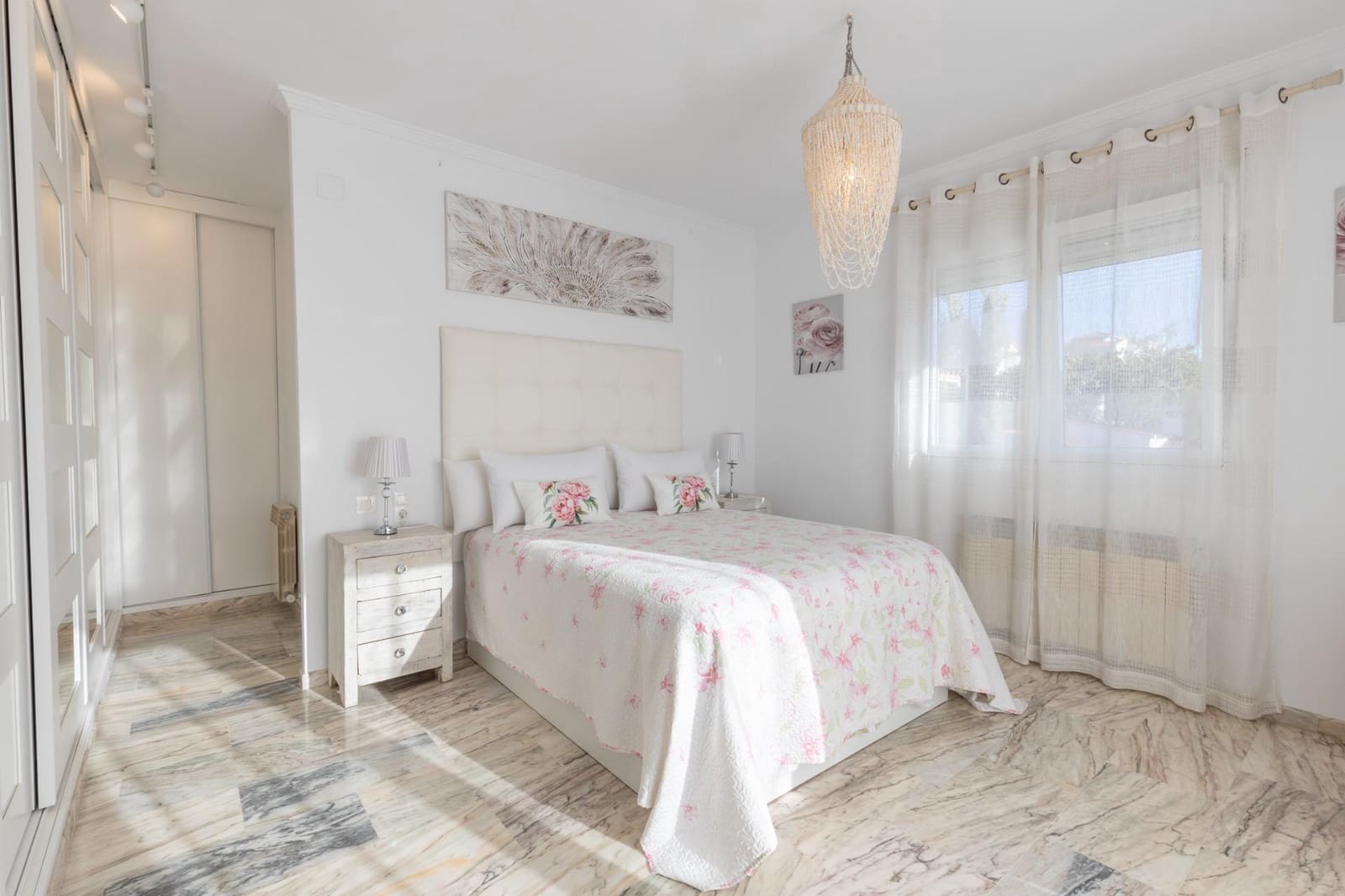 5 soveværelse Villa til salg i Gojar med swimmingpool garage - € 560.000 (Ref: 9356105)