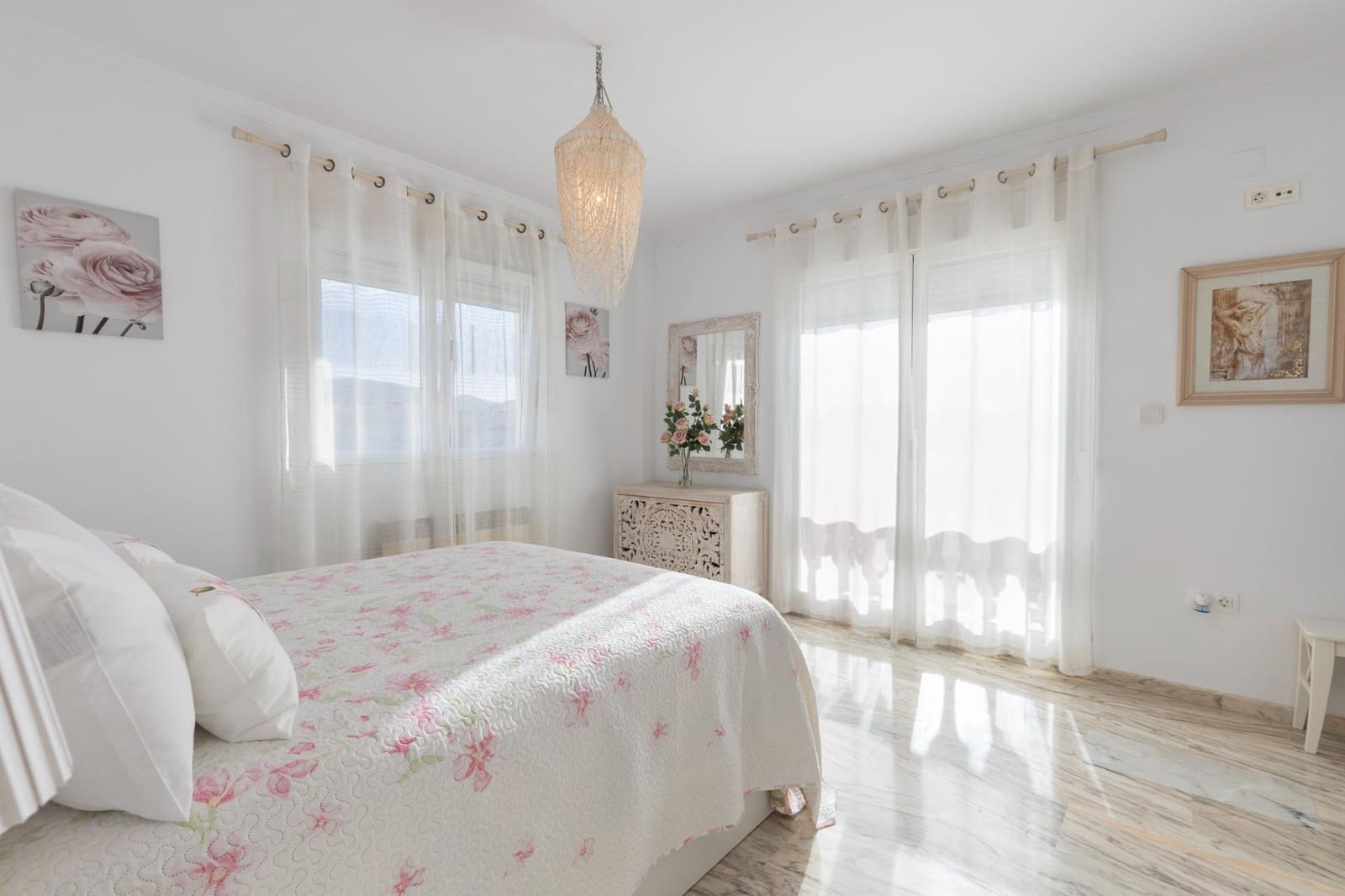 5 soveværelse Villa til salg i Gojar med swimmingpool garage - € 560.000 (Ref: 9356105)