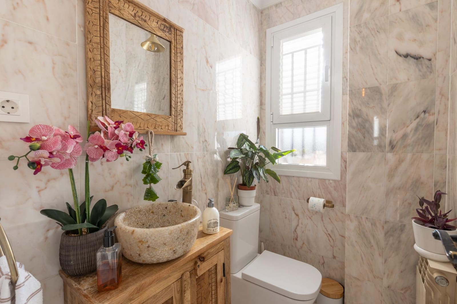 5 soveværelse Villa til salg i Gojar med swimmingpool garage - € 560.000 (Ref: 9356105)