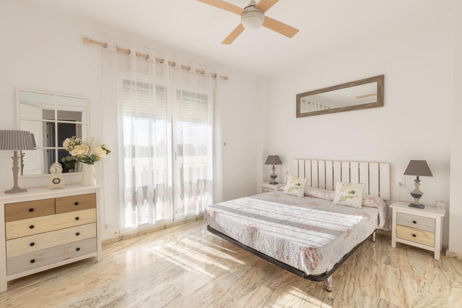 5 soveværelse Villa til salg i Gojar med swimmingpool garage - € 560.000 (Ref: 9356105)