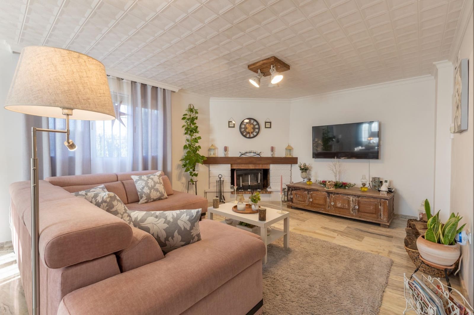 5 soveværelse Villa til salg i Gojar med swimmingpool garage - € 560.000 (Ref: 9356105)