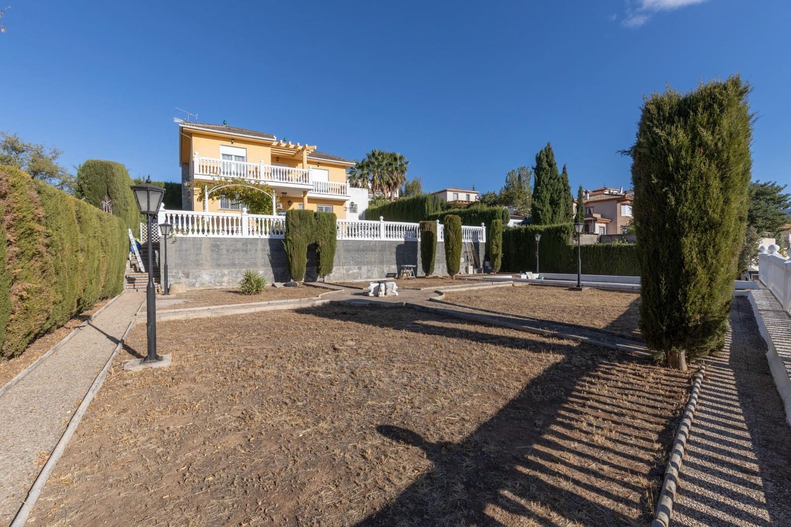 5 soveværelse Villa til salg i Gojar med swimmingpool garage - € 560.000 (Ref: 9356105)