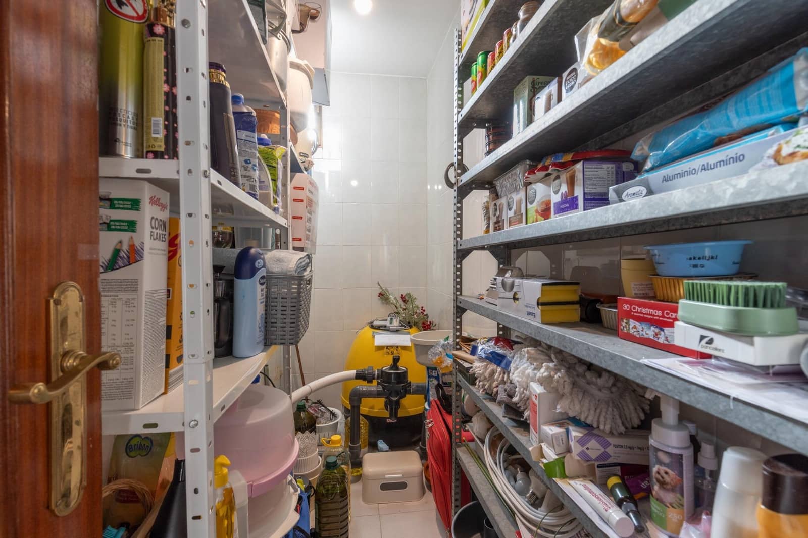 5 soveværelse Villa til salg i Gojar med swimmingpool garage - € 560.000 (Ref: 9356105)