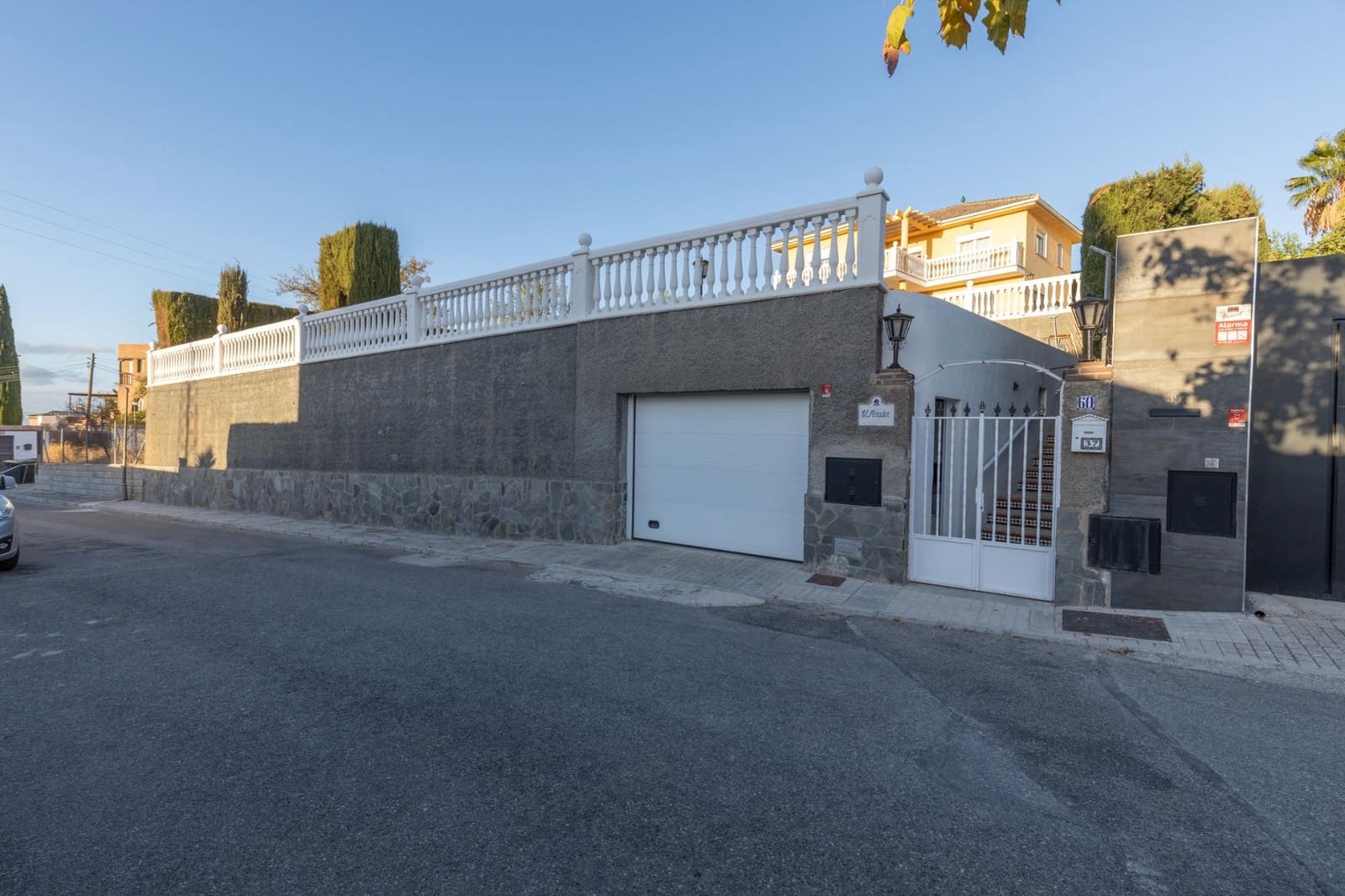 5 soveværelse Villa til salg i Gojar med swimmingpool garage - € 560.000 (Ref: 9356105)