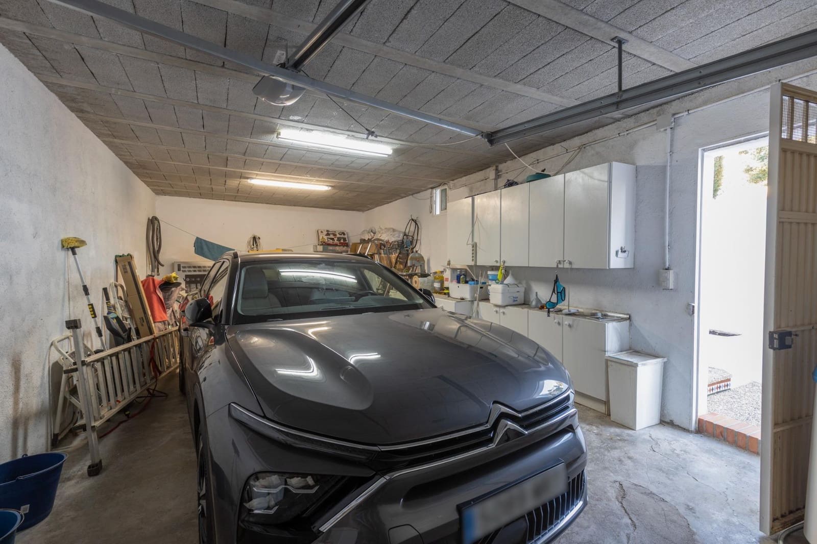 5 soveværelse Villa til salg i Gojar med swimmingpool garage - € 560.000 (Ref: 9356105)