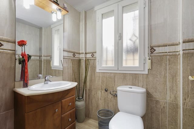 3 bedroom Semi-detached Villa for sale in Gójar with pool garage - € 415,000 (Ref: 9359474)